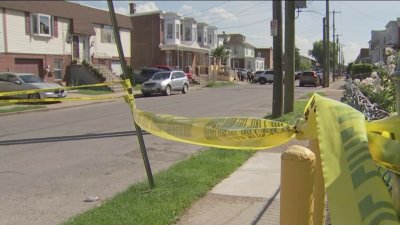 Neighbors shocked after 2 women found stabbed death inside their Philadelphia home