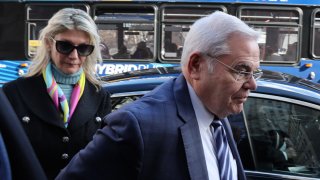 Sen. Bob Menendez (D-NJ) and his wife Nadine Menendez arrive at a Manhattan court.