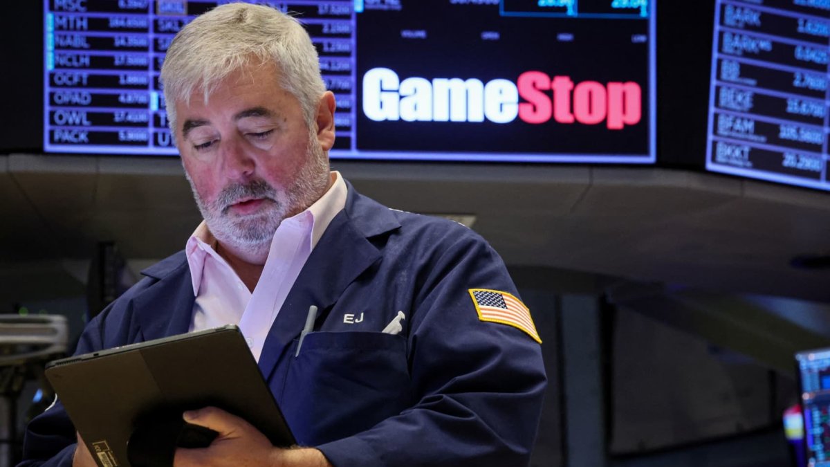 Servers for GameStop annual shareholder meeting crash due to overwhelming interest – NBC10 Philadelphia