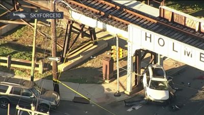 4-year-old boy in critical condition after car crash on Frankford Avenue