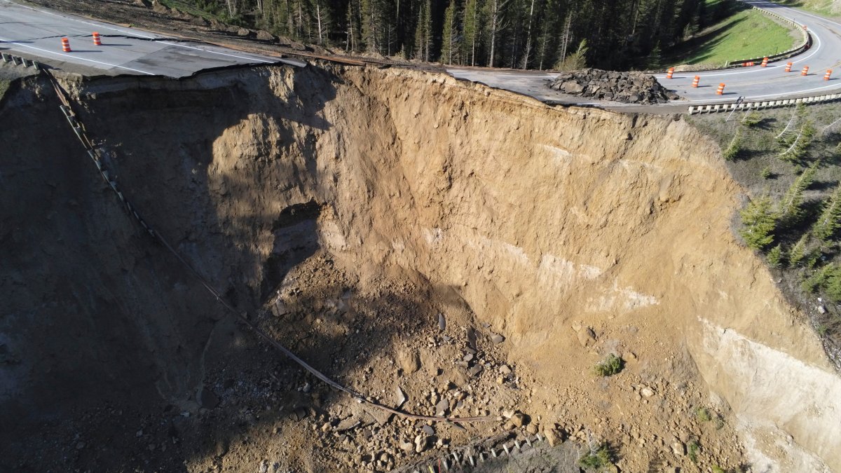 Wyomings Teton Pass Has Part Of Roadway Collapse Nbc10 Philadelphia 0055