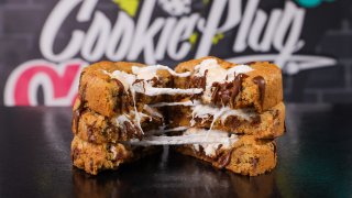 Cookie Plug Fire Cracker Smores