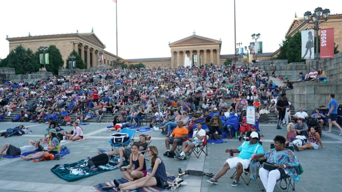 Free screening of ‘Rocky’ on the art museum steps for fans – NBC10 ...