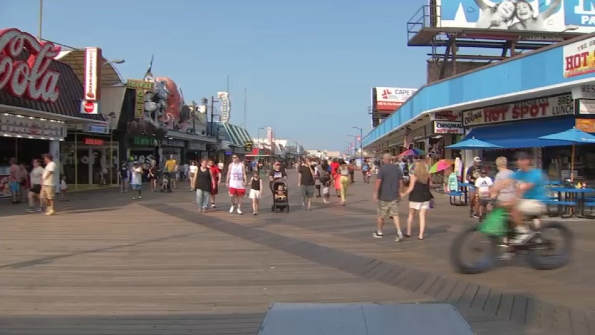 City commissioners in Wildwood will vote on a possible backpack ban on the boardwalk