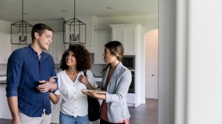 Defining a buyer’s market ‘is always a bit tricky,’ real estate expert says: 4 signs to monitor
