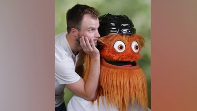 Gritty, Flyers vet do photoshoot at JCPenney and the results are amazing