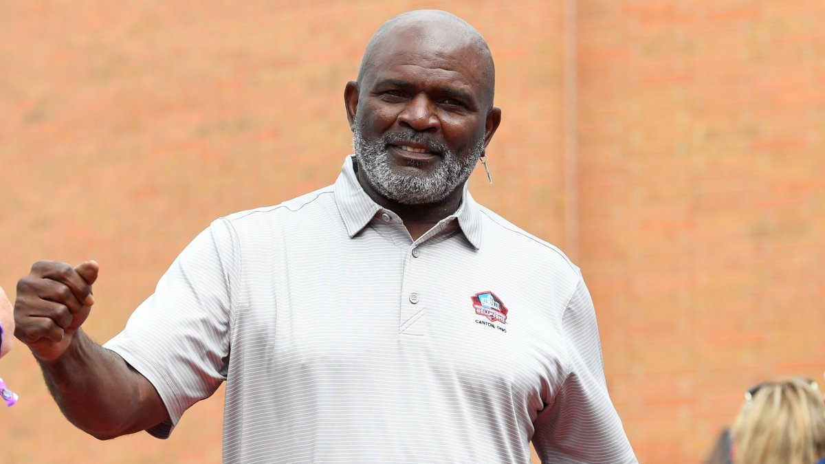 Nfl Legend Lawrence Taylor Arrested Charged With Failing To Report