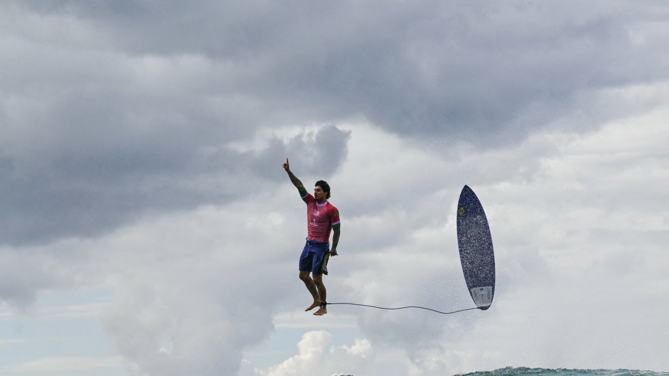 Gabriel Medina Of Brazil Captured In Stunning Photo During Surfing Heat gabriel-medina-of-brazil-captured-in-stunning-photo-during-surfing-heat
