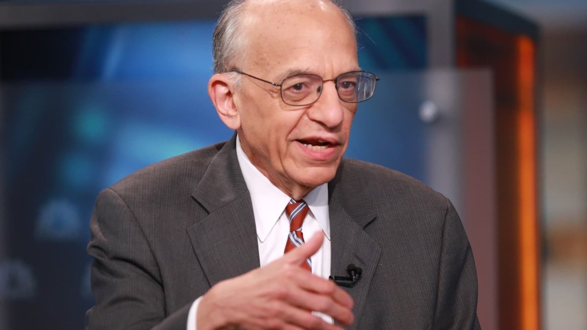 Wharton’s Jeremy Siegel says Fed needs to make an emergency rate cut