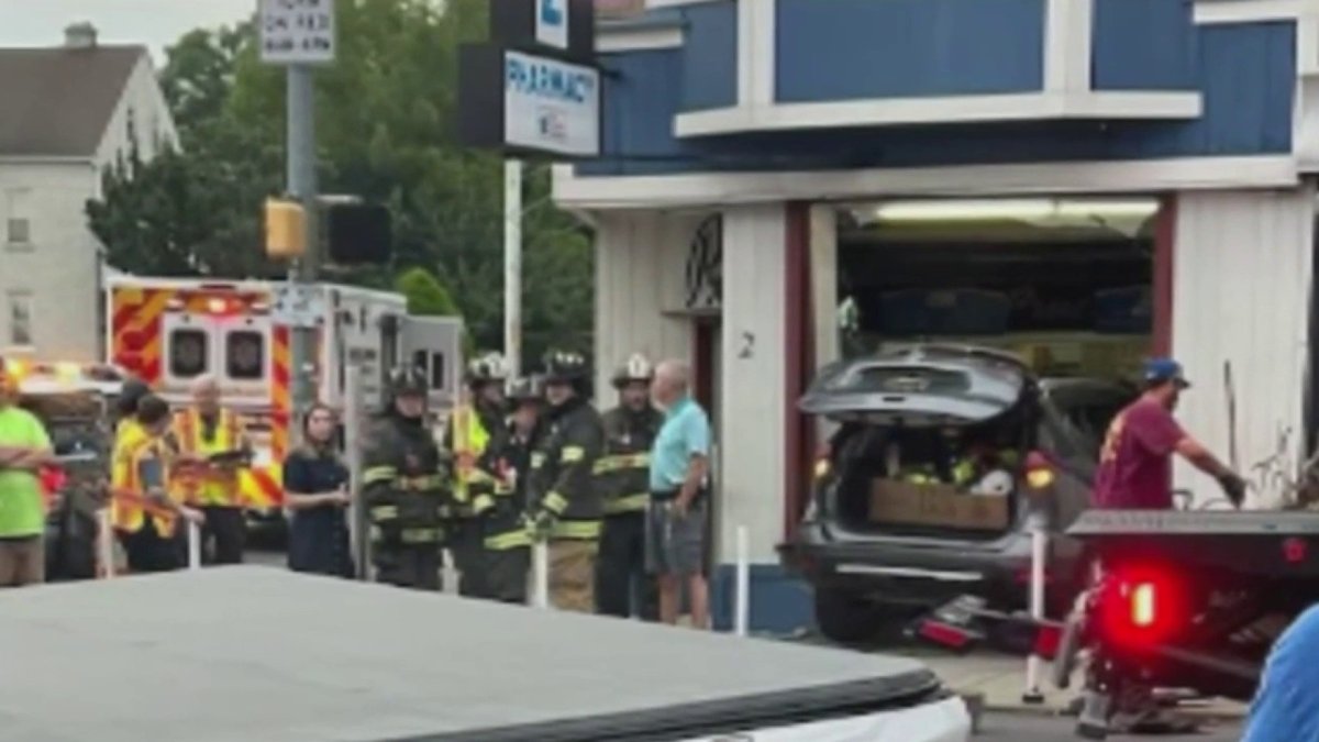 Video shows moment two cars crash at busy Delco intersection sending ...