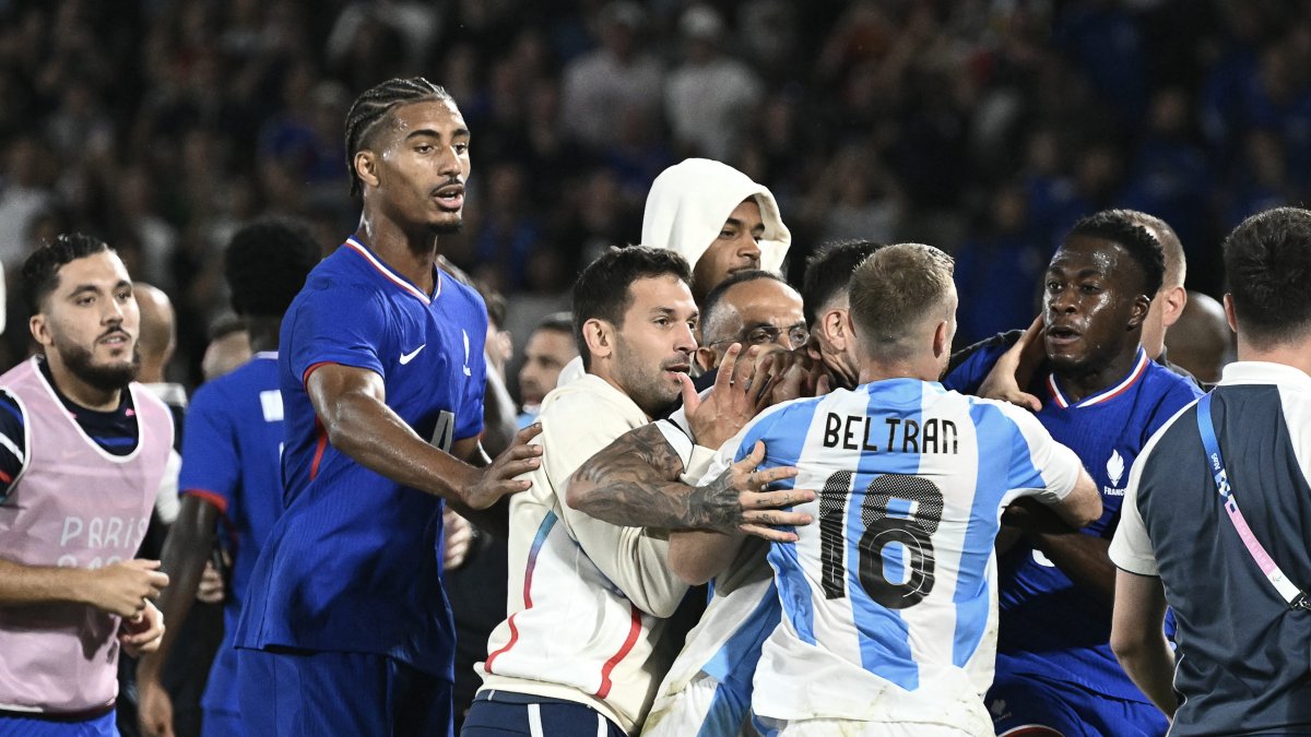 Fight erupts after France eliminates Argentina in 2024 Olympics NBC Philadelphia Fight erupts after France eliminates Argentina in 2024 Olympics NBC Philadelphia