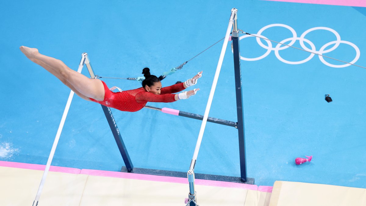 Suni Lee wins bronze in uneven bars, becoming third most decorated U.S. Olympic gymnast of all time