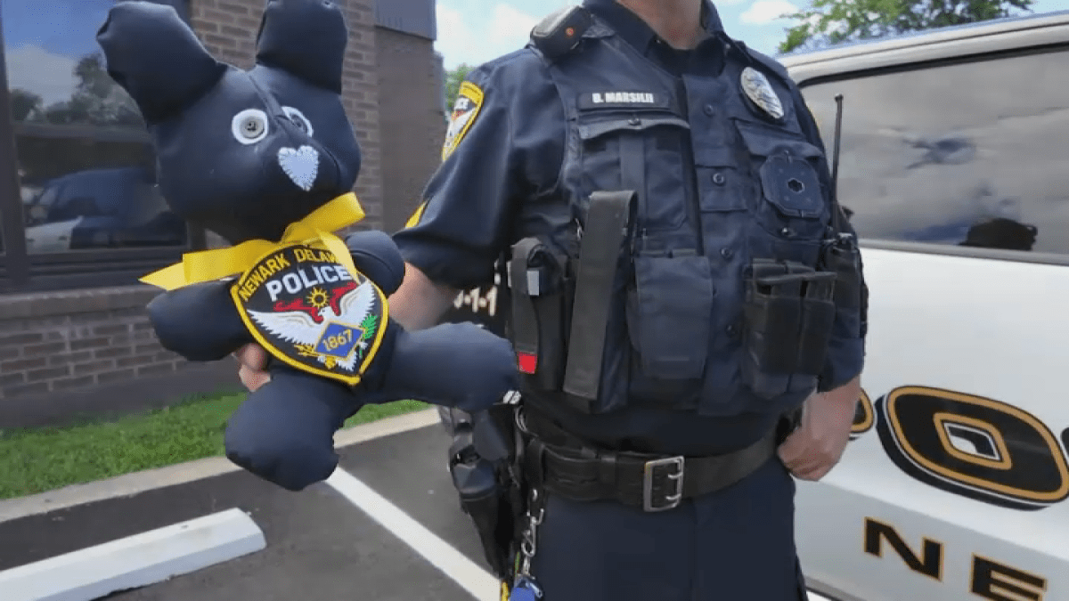 Newark police have special teddy bears made to comfort children – NBC10 Philadelphia