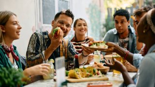 The best diet for happiness isn’t about what you eat—it’s about how, Harvard expert says: Here’s what that means