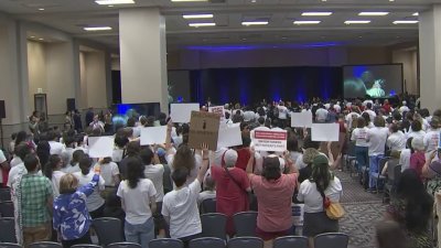 Hundreds packed Convention Center to tell Mayor Parker they don't want a 76ers arena in Chinatown