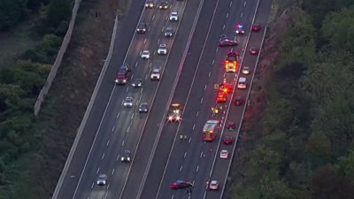 Crash blocks southbound lanes of Northeast Extension near Lansdale