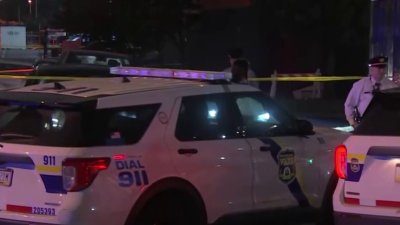 Man with crowbar shot outside Philadelphia club, police say