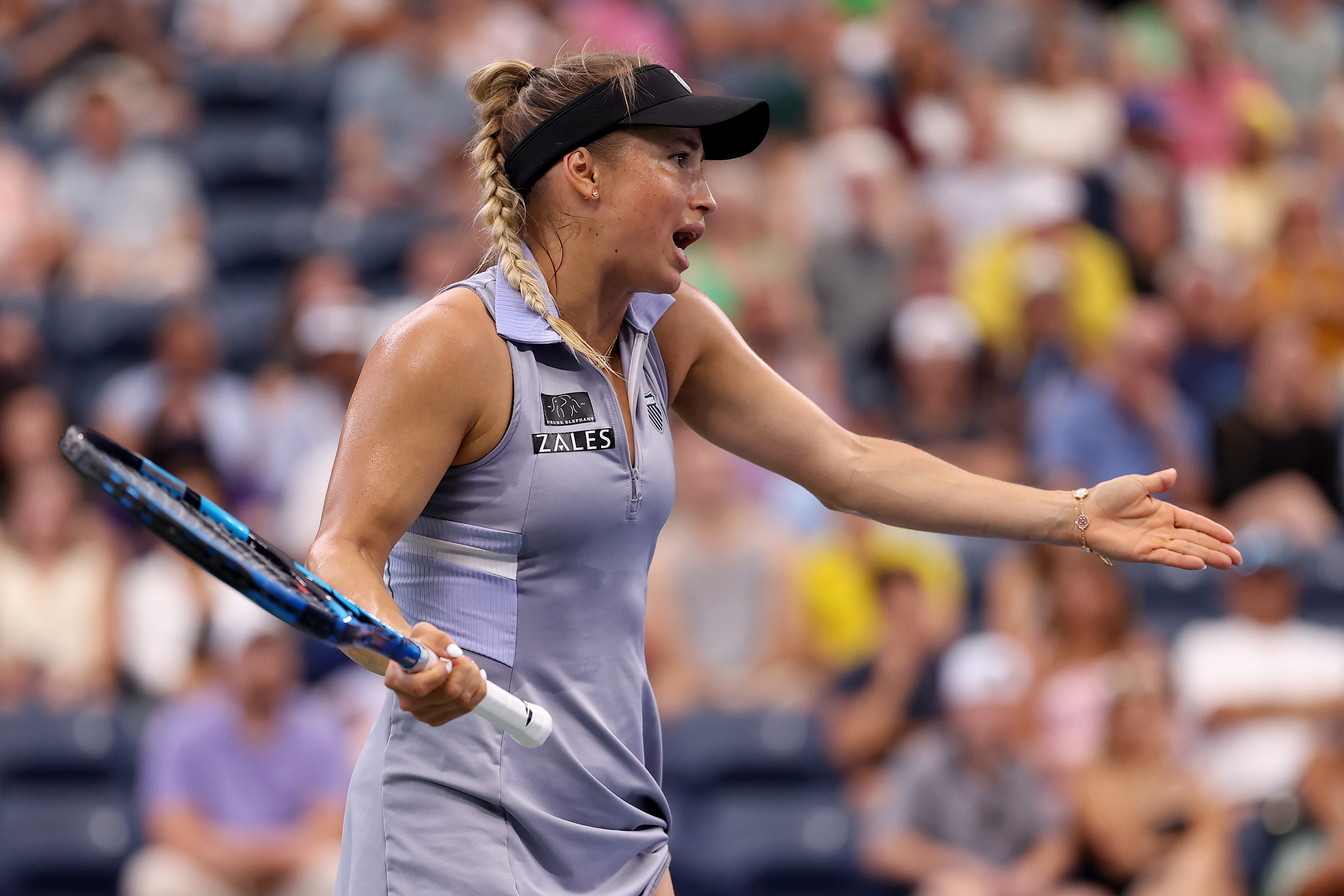 Yulia Putintseva apologizes for behavior towards ball girl at US Open