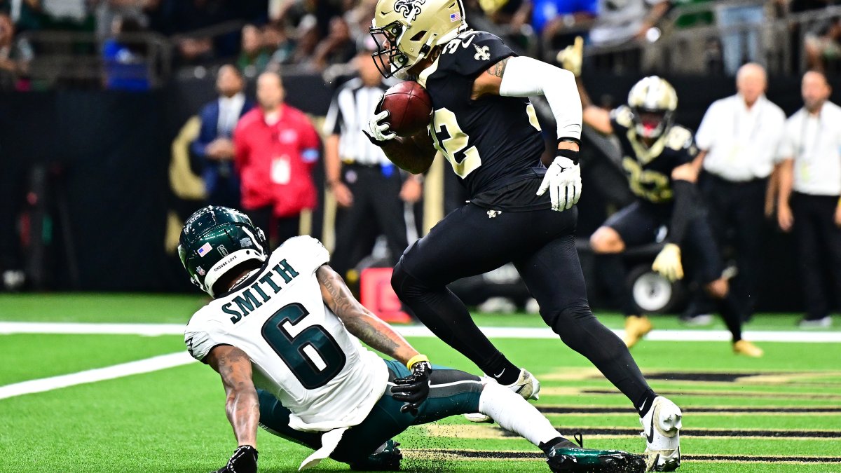 Eagles’ DeVonta Smith leaves Saints game in 4th quarter – NBC10