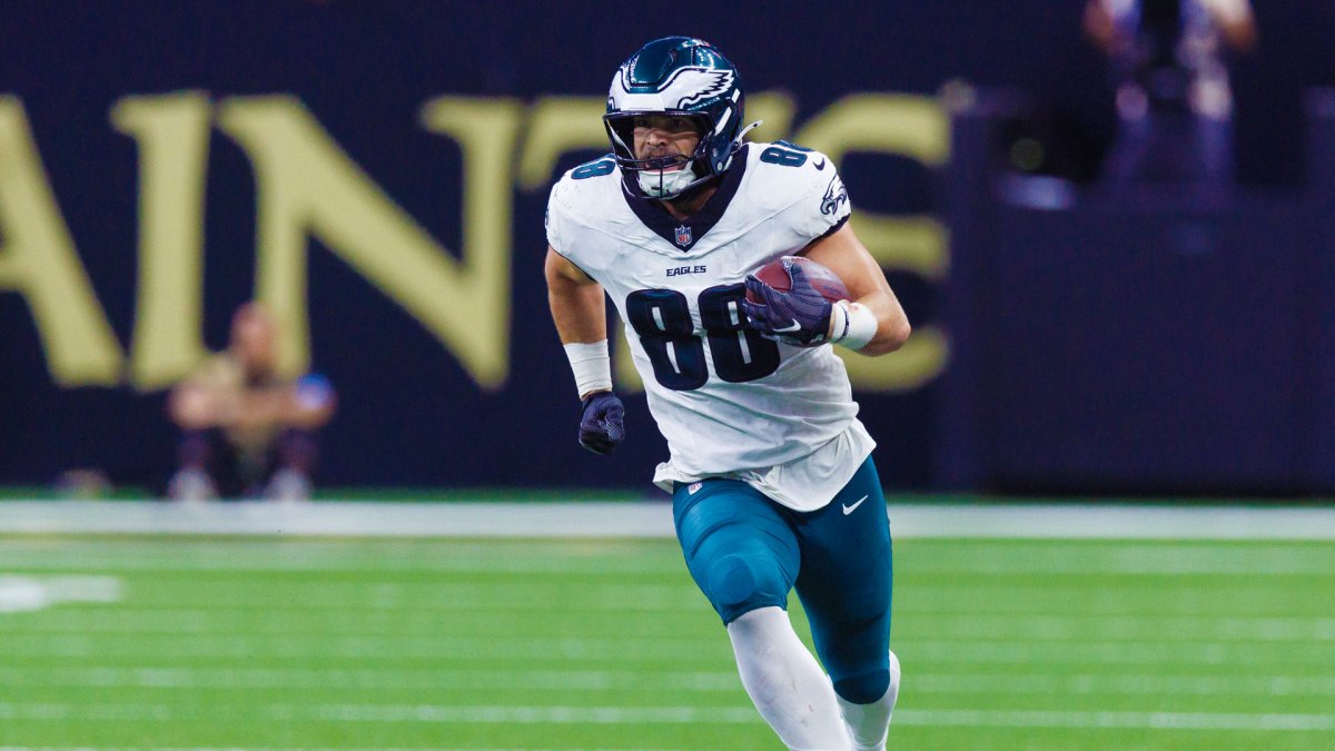 Goedert Returns to Limited Practice; Status Pending