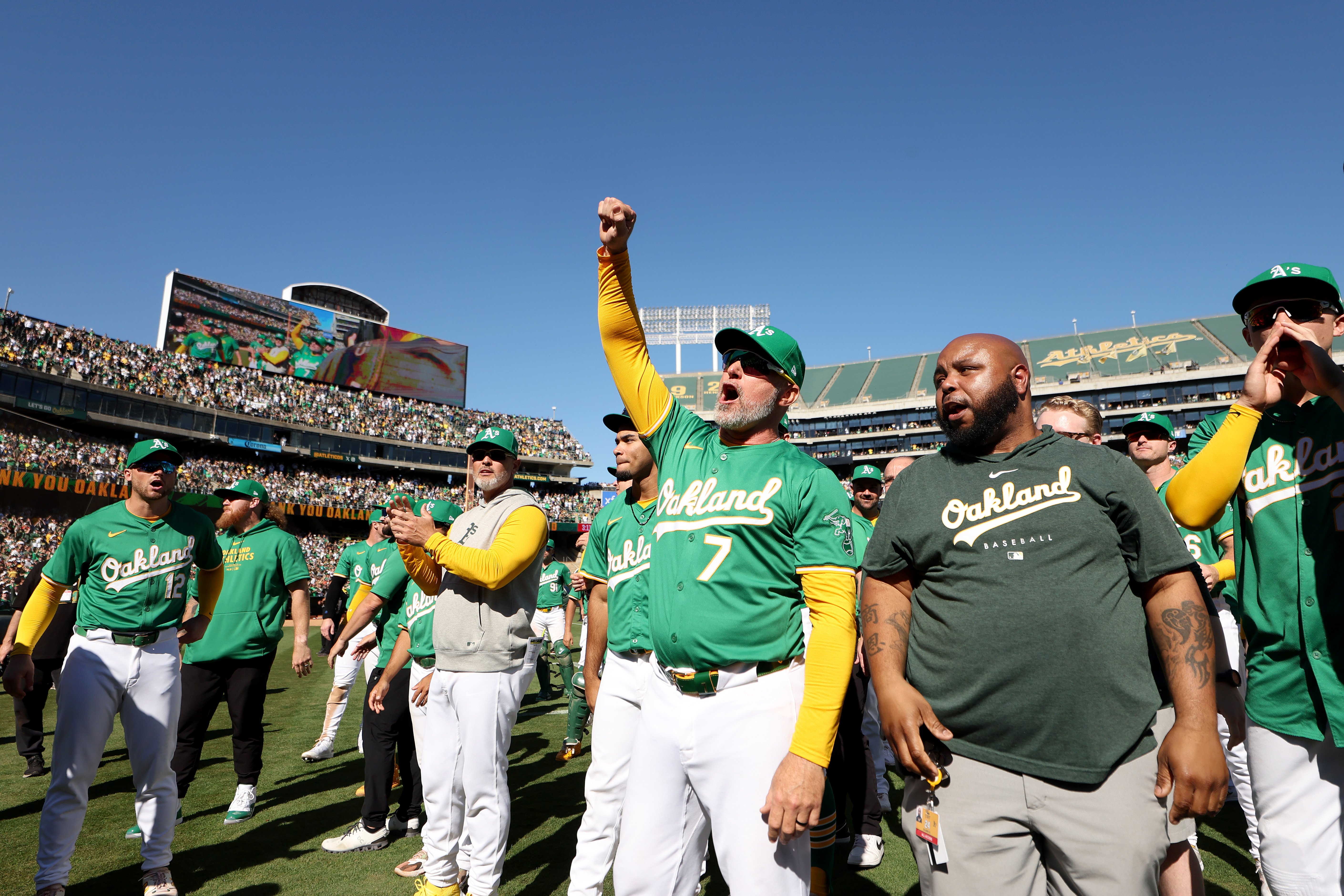 Athletics close out Oakland Coliseum with emotional chant – NBC10 ...