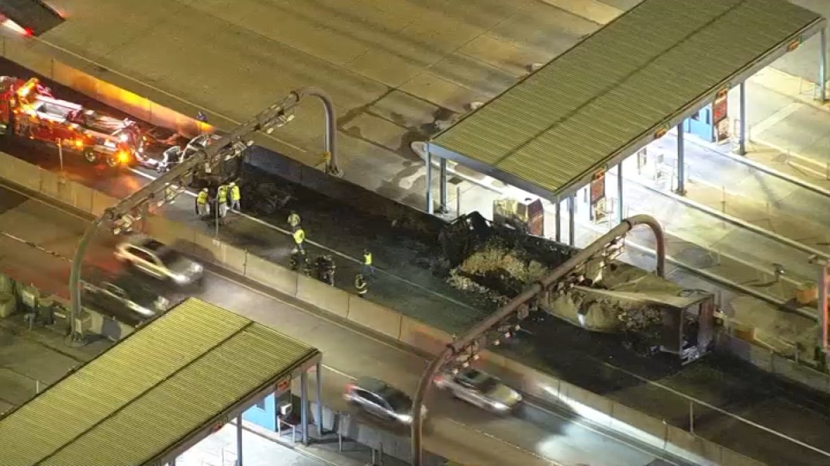 Truck fire and accident at toll booth between I-476 and PA Turnpike – NBC10 Philadelphia