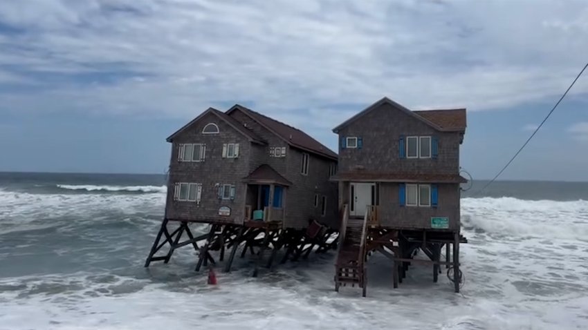 House on stilts collapses into ocean on North Carolina beach