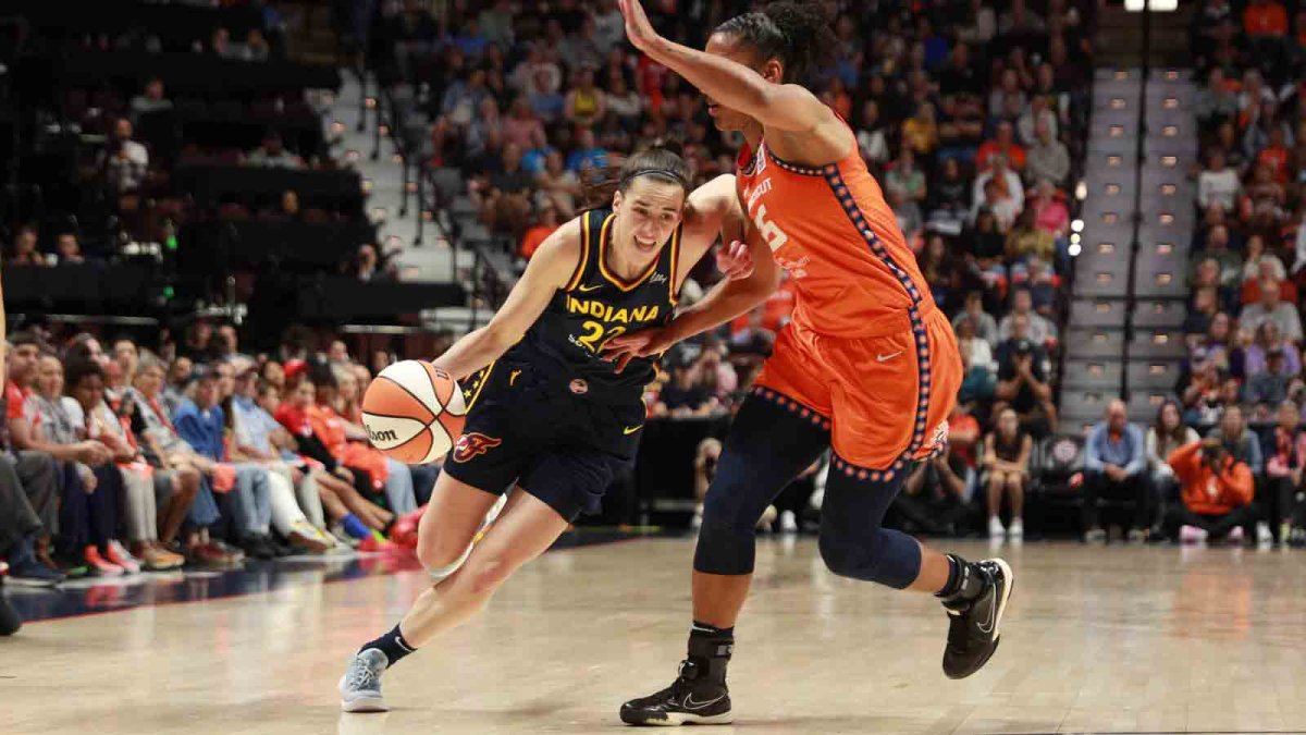 Connecticut Sun Defeats Indiana Fever in Playoffs