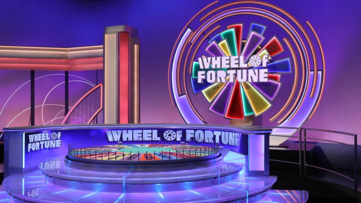 ‘Wheel of Fortune’ fans aren’t loving the changes to game show look - Remote Volley Tv Wheel Of Fortune