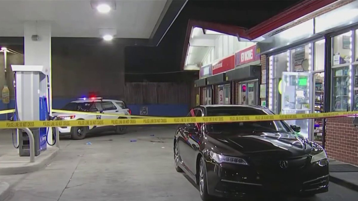 Stabbing at Philly gas station/laundromat leaves 1 man dead ...