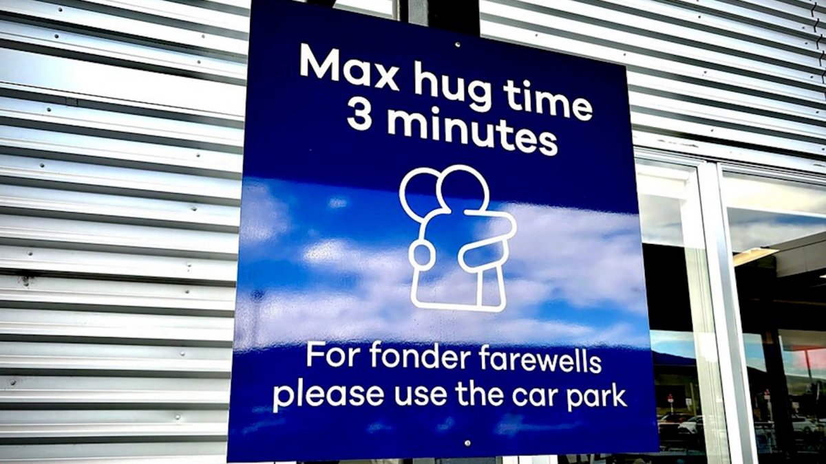 Airport puts 3minute limit on goodbye hugs to improve traffic NBC10