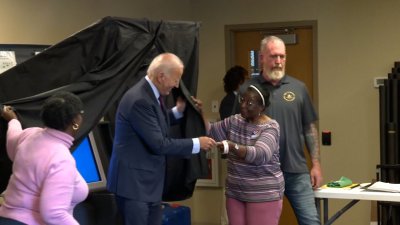 Biden casts early ballot in Delaware