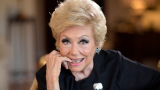 FILE – Actress Mitzi Gaynor poses in her apartment Wednesday, May 26, 2021, in Beverly Hills, Calif. Gaynor, among the last survivors of the so-called golden age of the Hollywood musical, died of natural causes in Los Angeles on Thursday, Oct. 17, 2024. She was 93. (AP Photo/Mark J. Terrill, File)