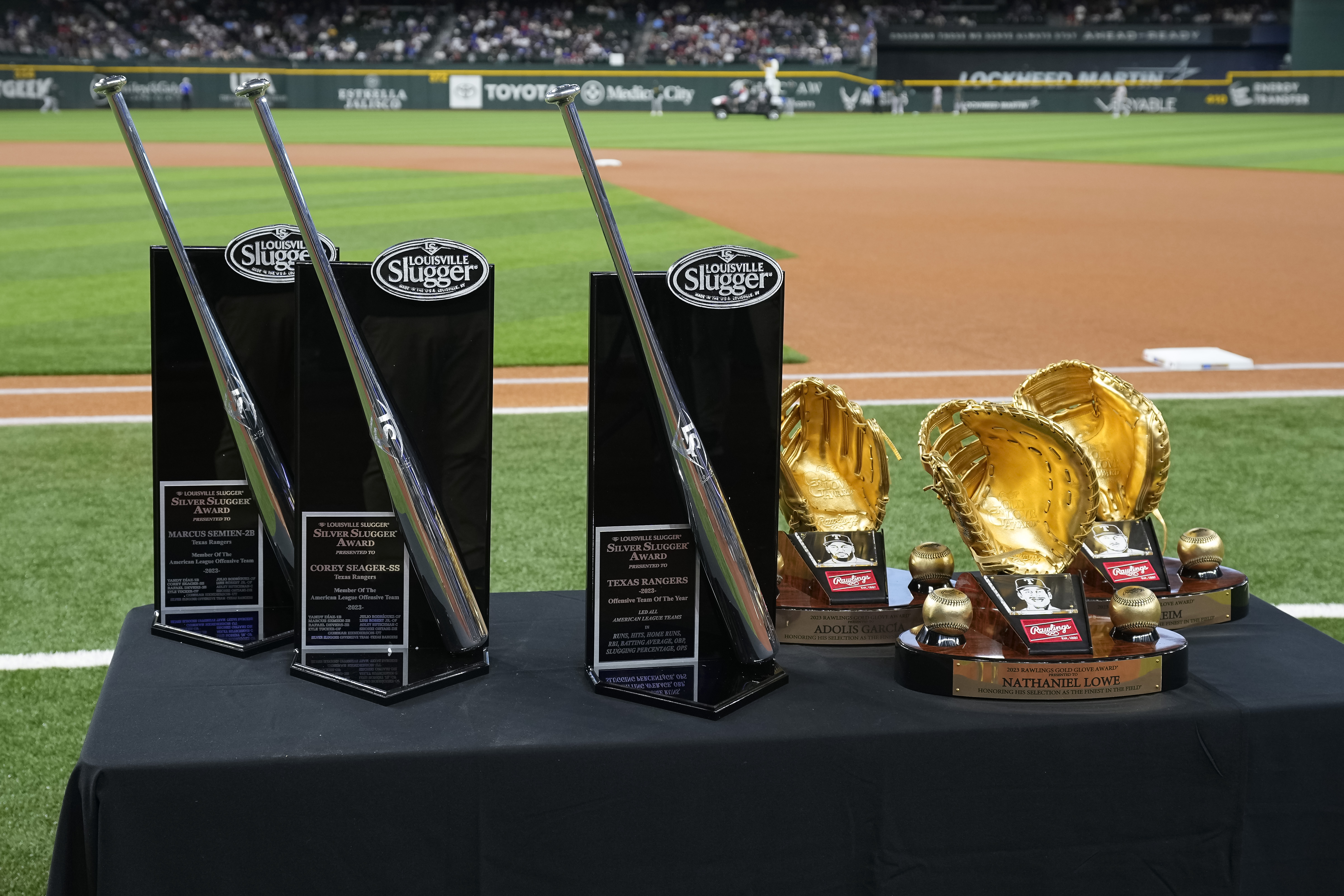 Full list of 2025 Gold Glove Award finalists NBC10 Philadelphia