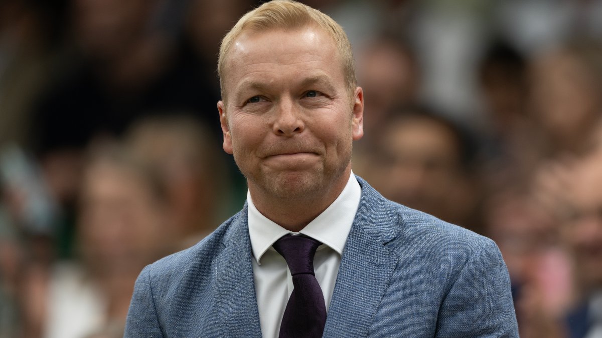 Olympic gold medalist Chris Hoy reveals terminal cancer diagnosis