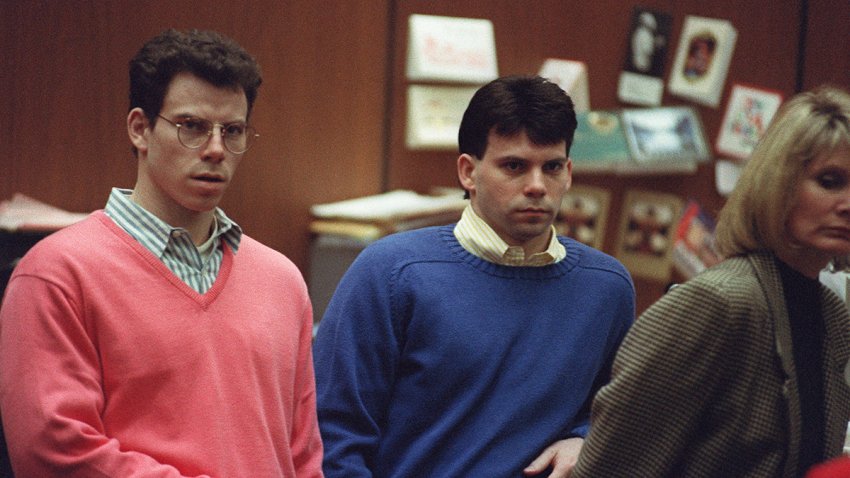 Erik Menendez (L) and his brother Lyle (R) listen during a pre-trial hearing, on Dec. 29, 1992 in Los Angeles.