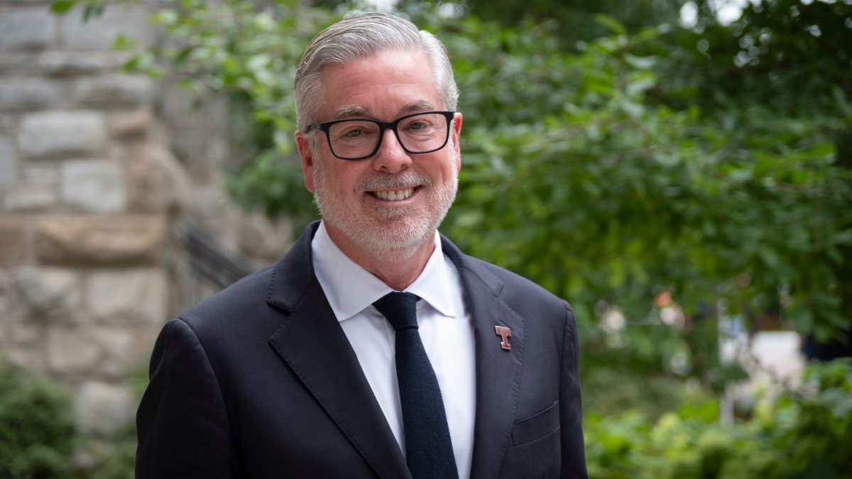Temple University officially welcomes John Fry as 15th president