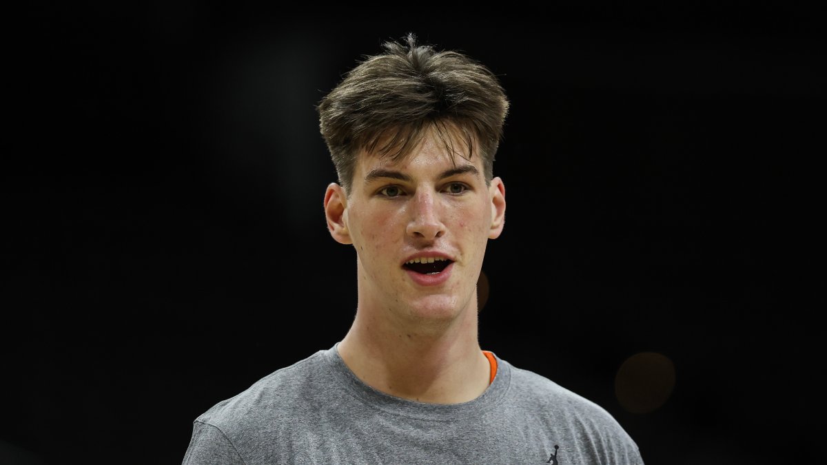 Olivier Rioux, world’s tallest teenager, to redshirt at Florida NBC10