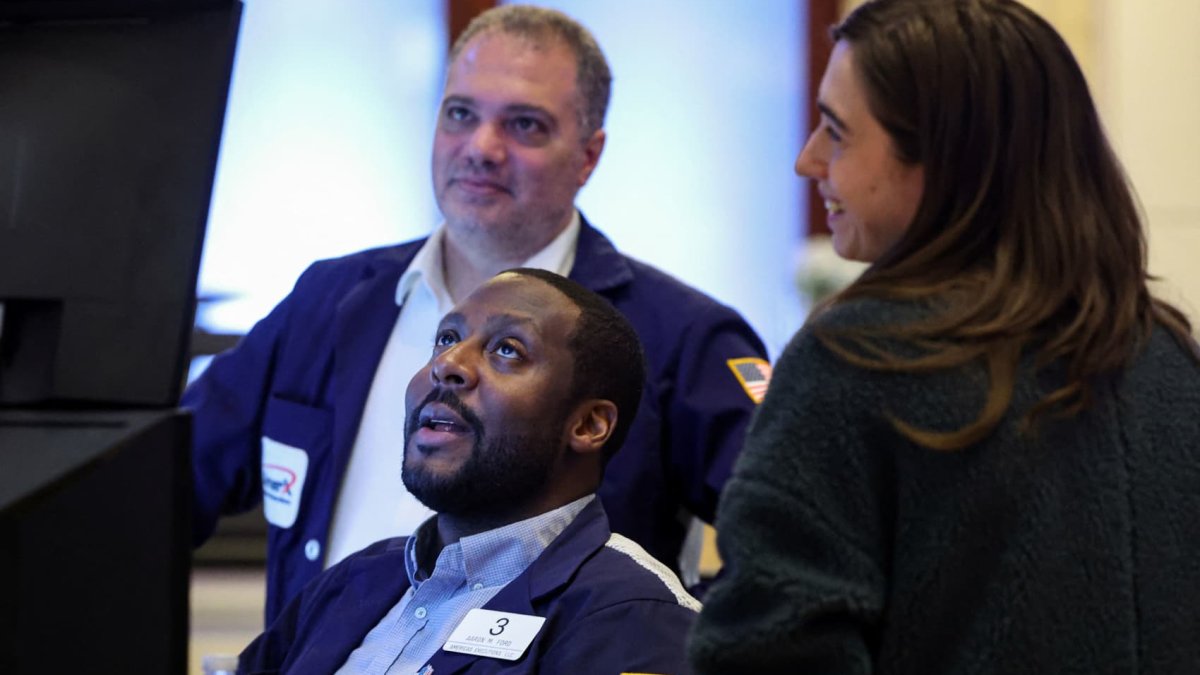 10-year Treasury yield edges higher as investors weigh labor market
