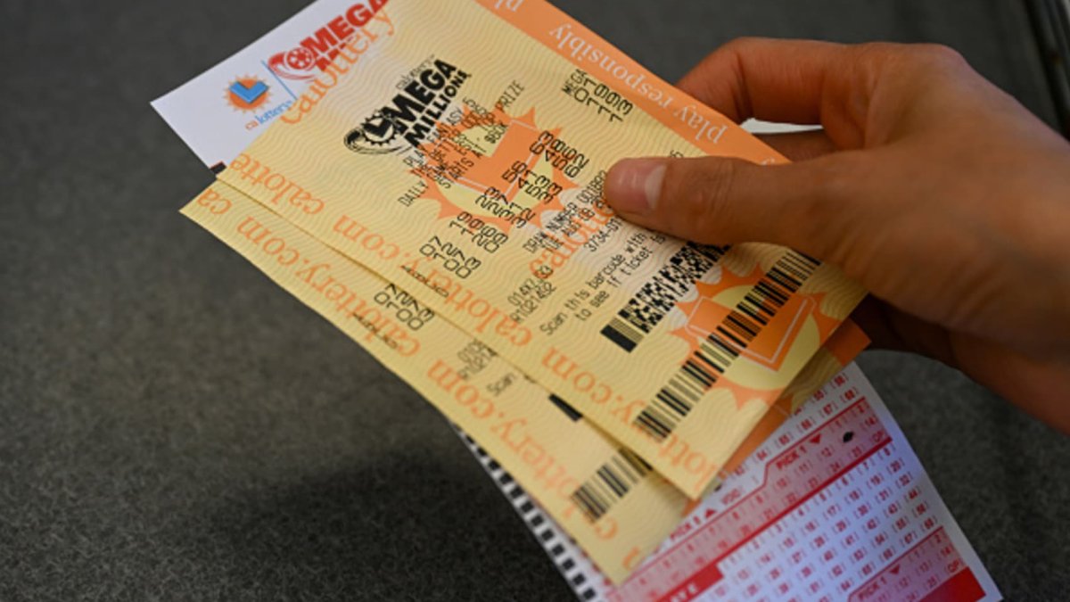 Mega Millions jackpot climbs to $825 million—how much you'd take home after  taxes in every U.S. state – NBC10 Philadelphia