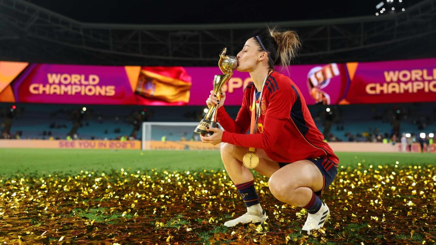 Esther Gonzalez of Spain kisses the FIFA Women’s World Cup Trophy after the team’s victory in the FIFA Women’s World Cup Australia & New Zealand 2023 Final match between Spain and England at Stadium Australia on August 20, 2023.