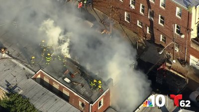 Fuego masivo se propaga por varias casas en el sur de Filadelfia