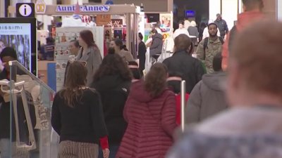 Holiday rush hits King of Prussia, local malls