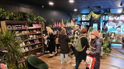 Super Saturday shoppers stop by local stores for last-minute holiday gifts