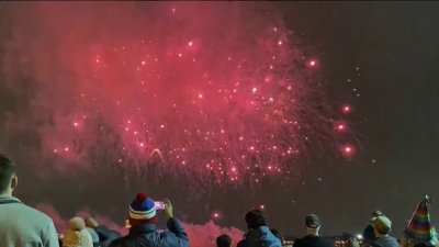 Ice skating, fireworks and more! Celebrate 2025 at Independence Blue Cross RiverRink