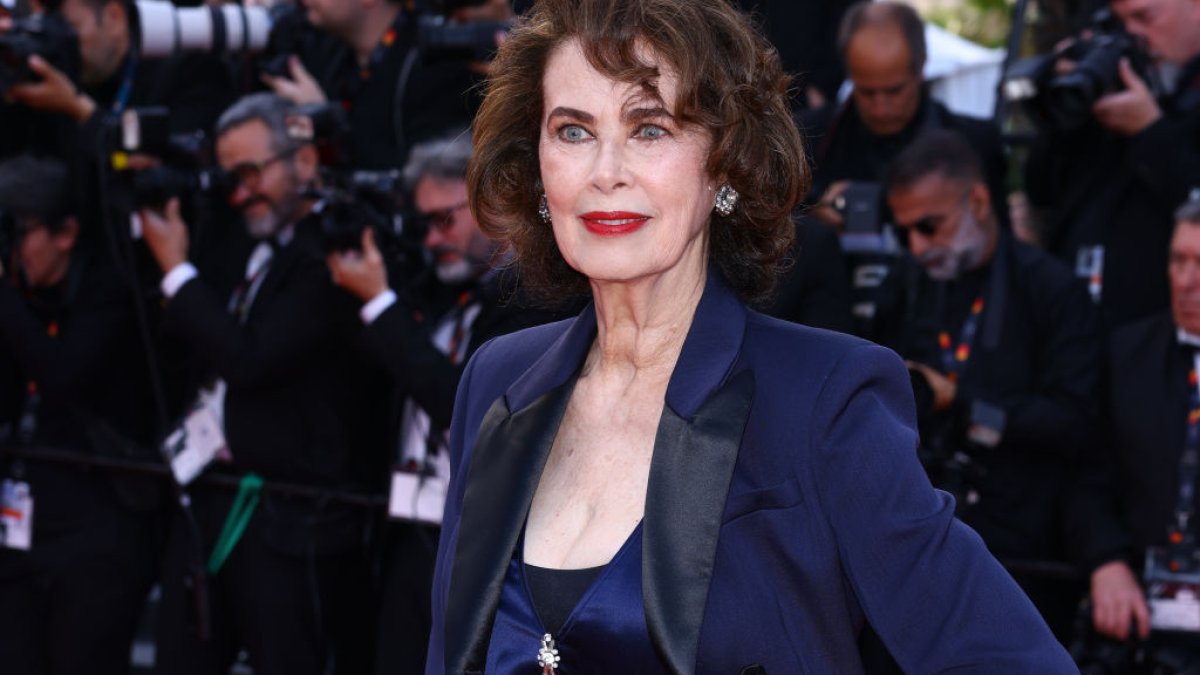 Model Dayle Haddon Dies from Suspected Boiler Leak