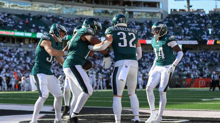 CINCINNATI, OH – OCTOBER 27: Philadelphia Eagles defenders react after recovering a fumble for a turnover during the game against the Philadelphia Eagles and the Cincinnati Bengals on October 27, 2024, at Paycor Stadium in Cincinnati, OH. (Photo by Ian Johnson/Icon Sportswire via Getty Images)