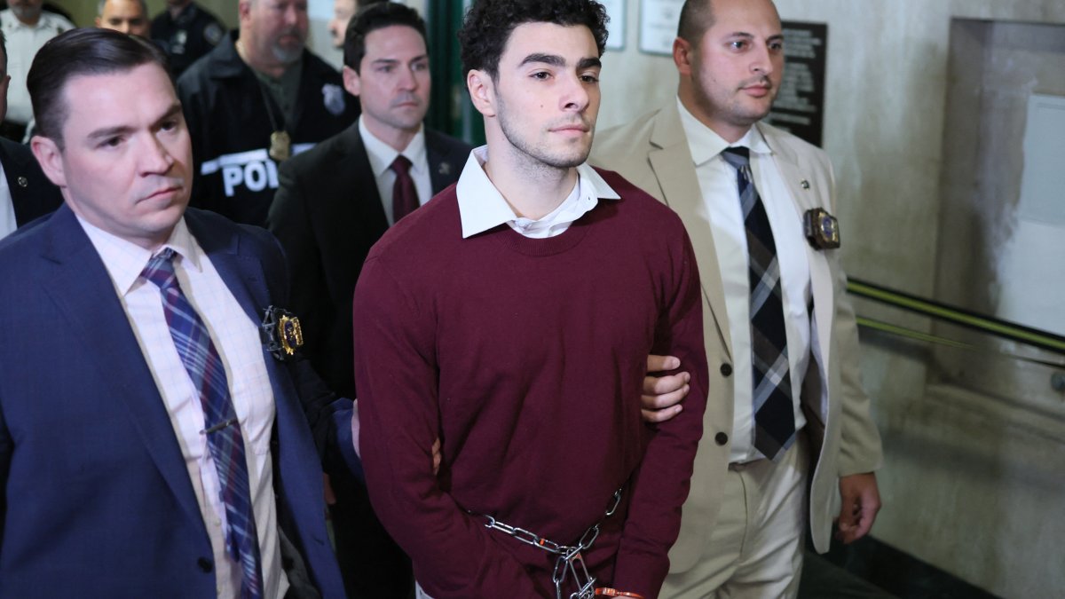 Luigi Mangione pleads not guilty in UnitedHealthcare CEO murder – NBC10 ...