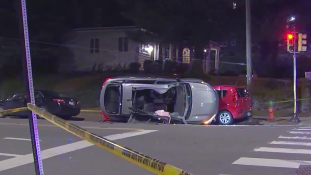 Woman crashes car after being shot by ex-boyfriend, Philly police say ...