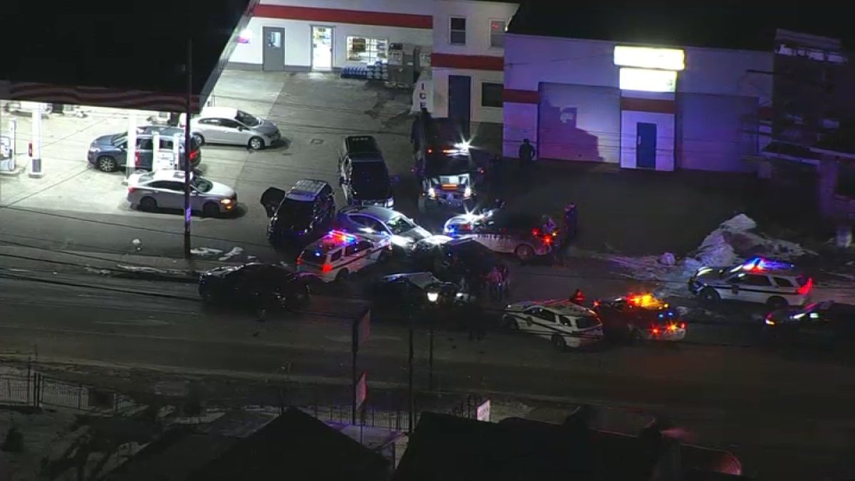 Attempted traffic stop leads to chase, deadly standoff in Bensalem ...